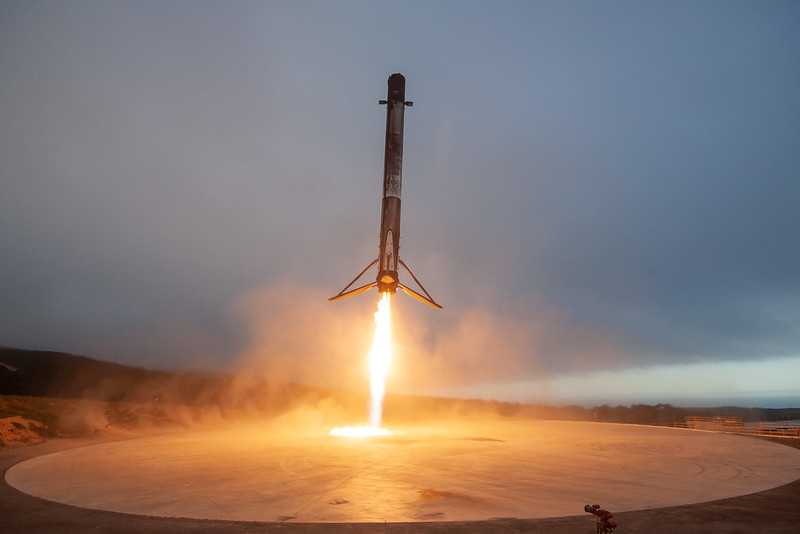 Falcon Heavy Side Boosters landing on LZ1 and LZ2 – 2018